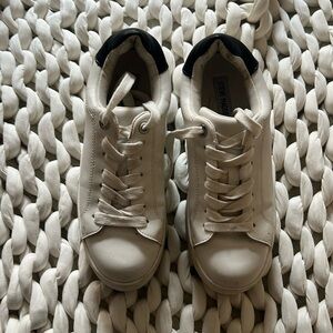 Steve Madden Platform Sneakers, size 8